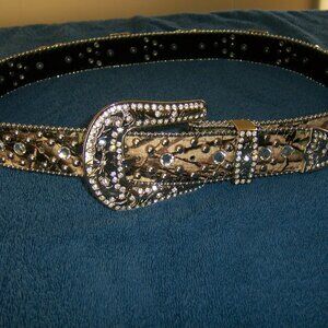 Mossy Oak Camo Women's Bling Belt Hearts/Crosses Western Belt Size Large Buckle